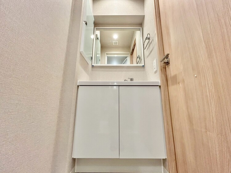 洗面 何かと物が増える場所だからこそ、スッキリと見映えの良い空間に。