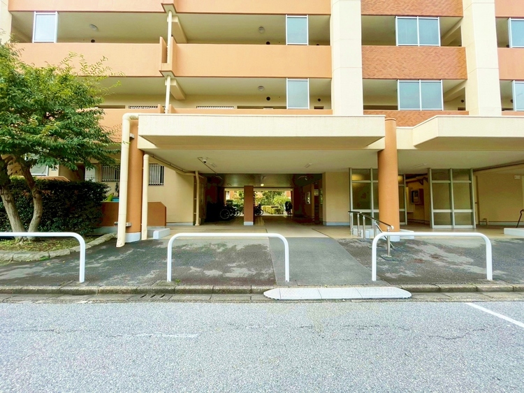 エントランス 外と内をつなぐエントランスは、まさに顔となる場所。