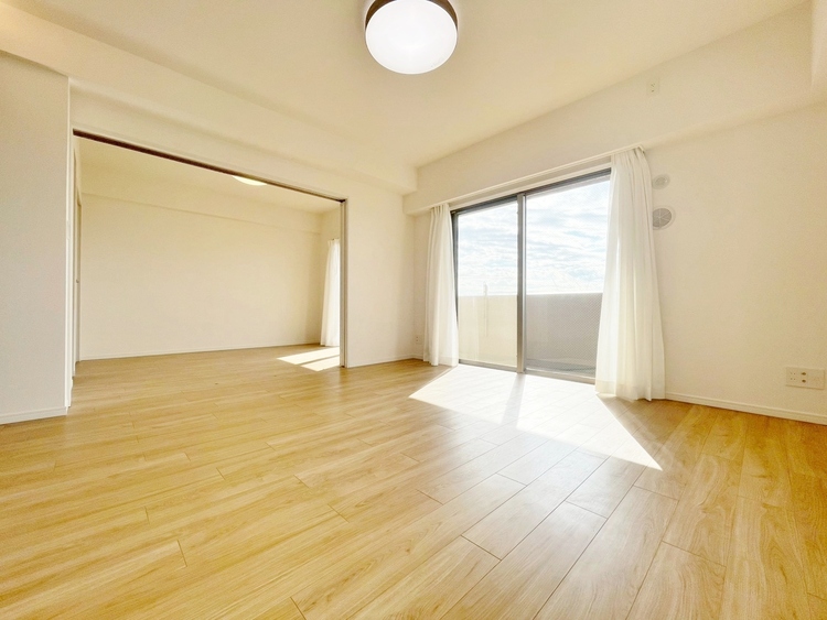 居間 飾り過ぎないシンプルな内装と偏り過ぎないデザインで統一しました。