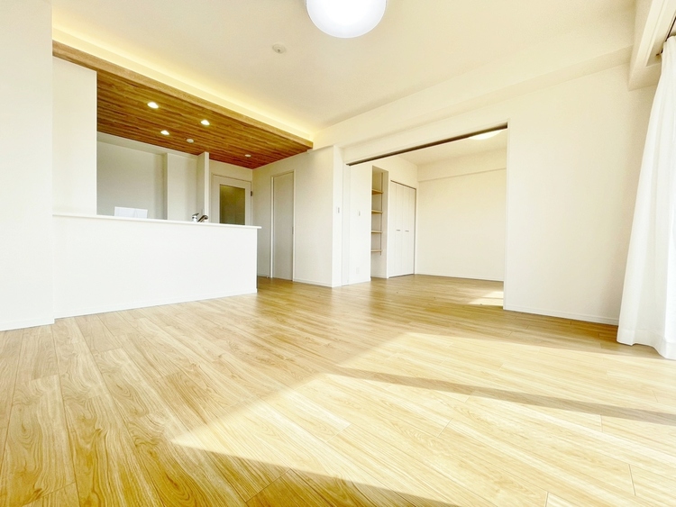 居間 快適に過ごす毎日を求めて、暮らしの中でご自身の「マイホーム」に創り上げてください。