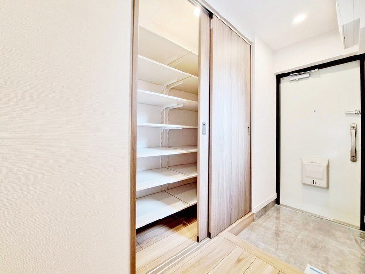 収納 居室にはクローゼットがあり、荷物もスッキリ収納して快適にお過ごしいただけます。