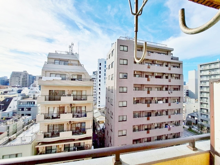 バルコニー 頬をなでる、優しい風を感じることが出来ます。