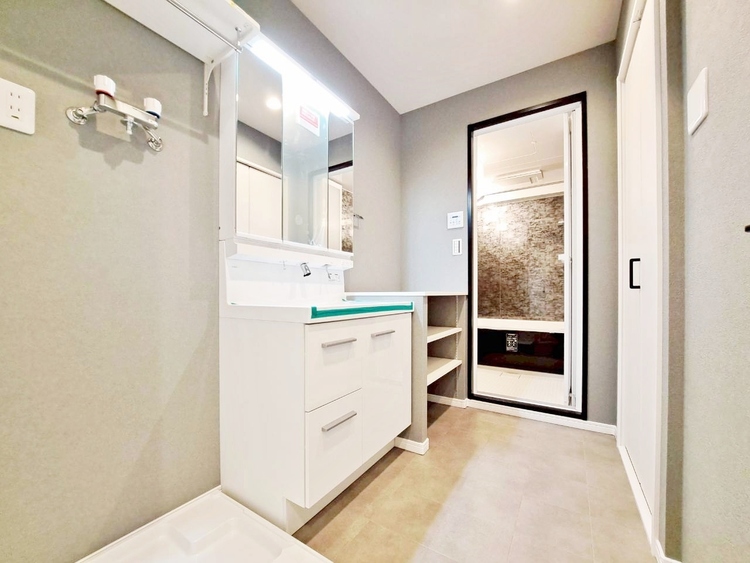 洗面 清潔感と心地よさを重視した、上質感漂うパウダールーム。