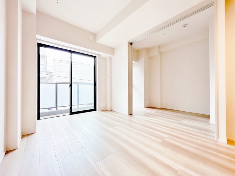 居間 居心地の良い空気感は、暮らしのステージを彩り、心からのやすらぎと満足感を与えてくれます。