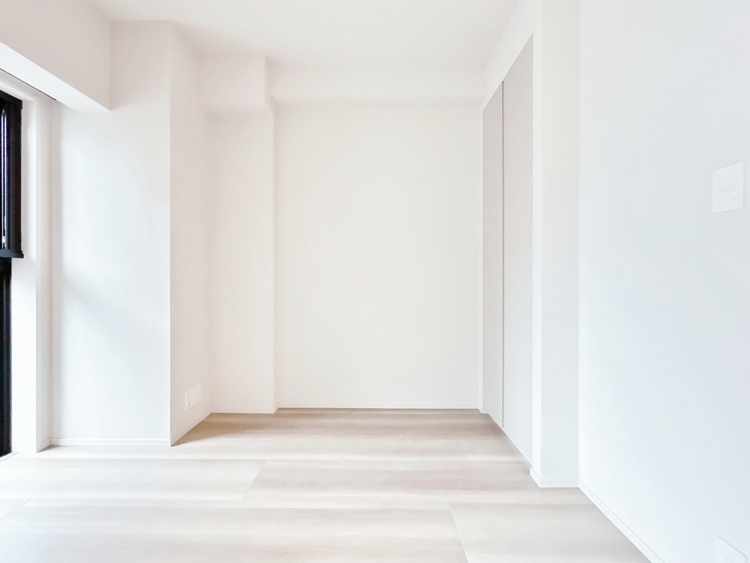 寝室 ベッドも十分に設置するスペースがあります。