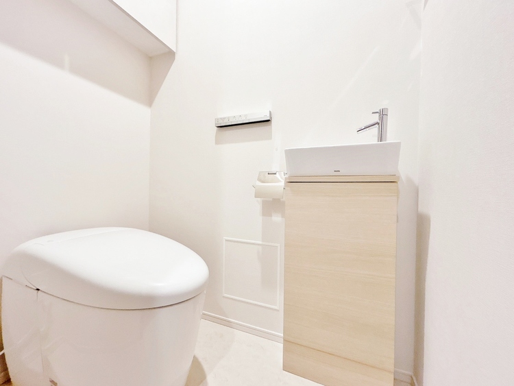 トイレ 暮らしの中のさりげないひとときの快適さにも、こだわりを、持って設備を配しております。
