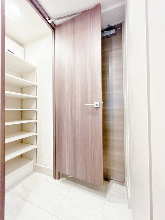 収納 居室にはクローゼットがあり、荷物もスッキリ収納して快適にお過ごしいただけます。