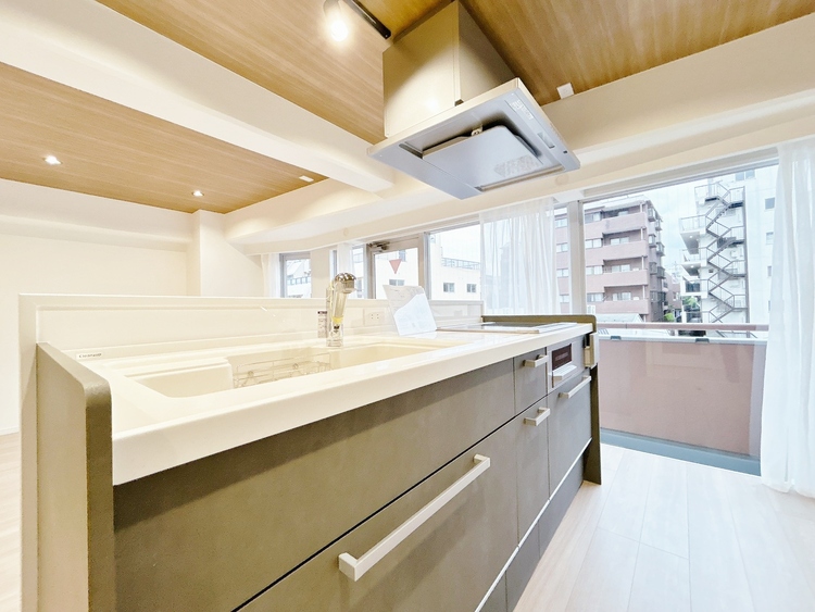 キッチン 洗練されたスタイリッシュなデザイン性と使いやすさを備えた仕様。