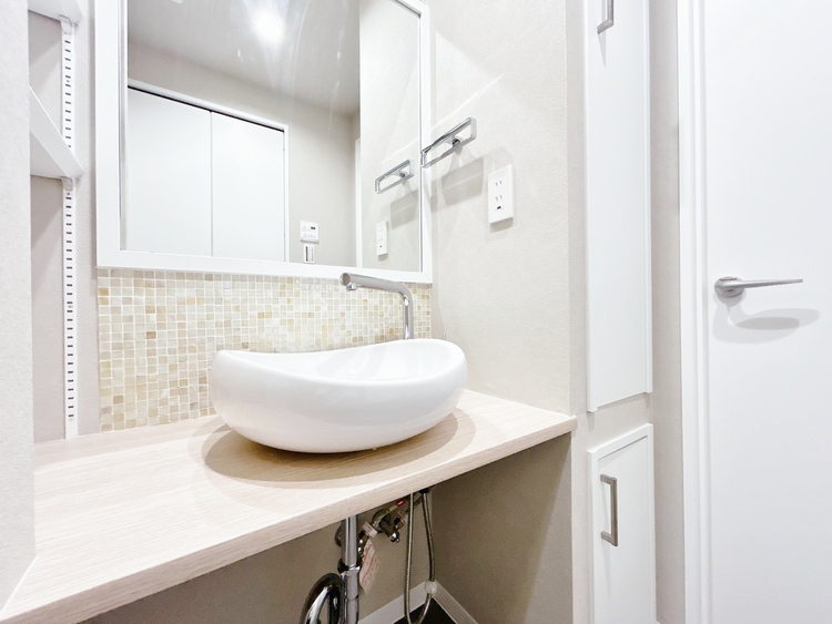 洗面 何かと物が増える場所だからこそ、スッキリと見映えの良い空間に。