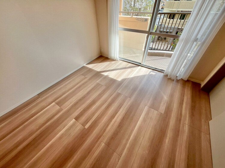 居間 居心地の良い空気感は、暮らしのステージを彩り、心からのやすらぎと満足感を与えてくれます。