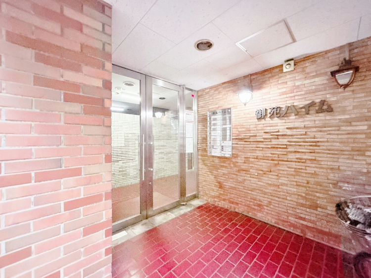 エントランス 外と内をつなぐエントランスは、まさに顔となる場所。