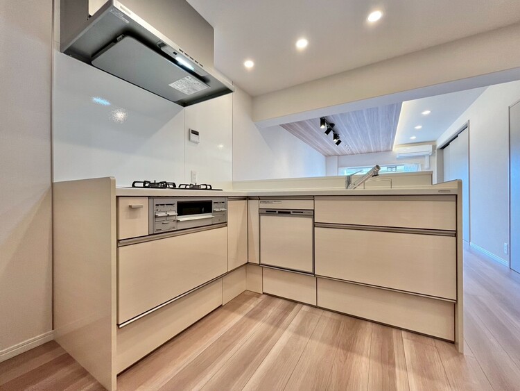 キッチン 洗練されたスタイリッシュなデザイン性と使いやすさを備えた仕様。