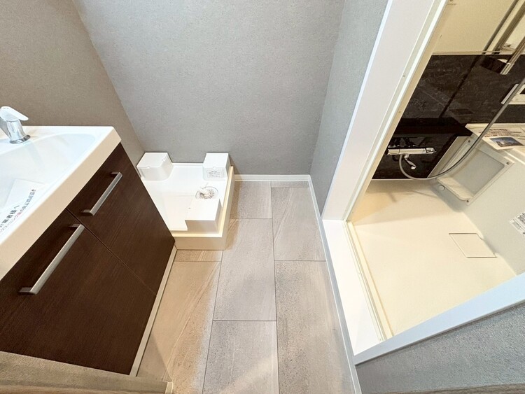 その他 十分な広さの脱衣所。