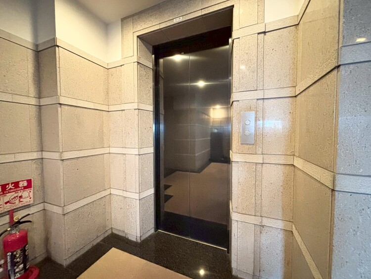 その他 エレベーター完備のため荷物が多くなっても安心。