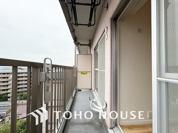 バルコニー 陽当たり良好なバルコニー