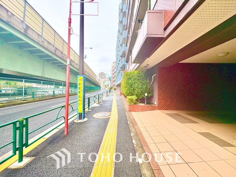 風呂 ほんの少しのこだわり。ちょっとした色使いがその家がもつ雰囲気、趣（おもむき）を携え、暮らす家族や訪ねてくる友人・知人に新鮮な香りを運んできます。