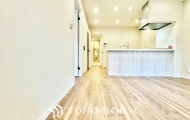 内装 ◆住むほどに実感する快適性＆機能性◆各空間を彩る設備は、デザイン性に優れたHigh Quality仕様が装備。広く使い勝手のよい空間と設備で、理想の暮らしを演出します。