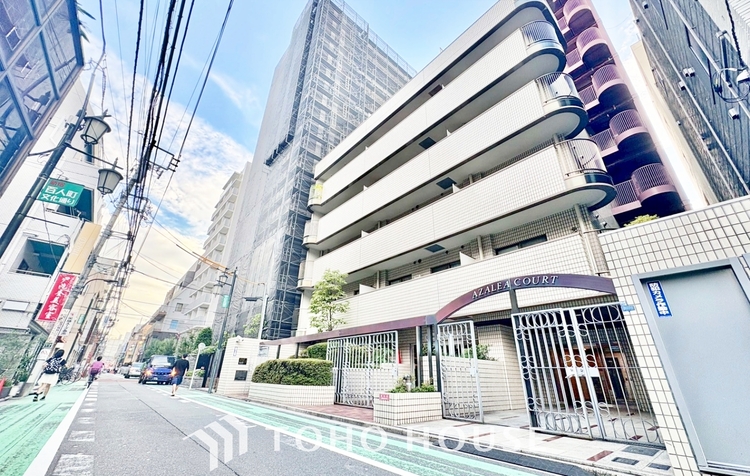 外観 ◆水面に映る◆紅葉を纏った山々を眺め、美しさのあまり感嘆のため息を漏らした事は無いだろうか。いつしか忘れかけていた自然の美しさと力強さを思い出させてくれる、そんな景色がここにもある。