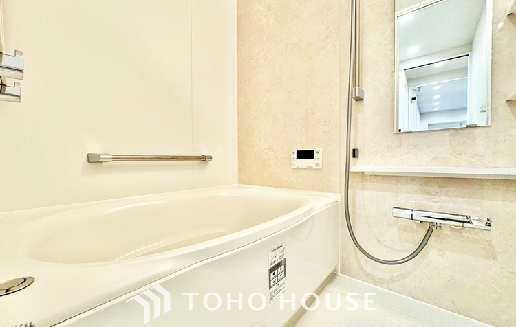 風呂 ◆ここに在る◆事も無げに美しく、伝えるには筆舌に尽くし難い。豪華絢爛や華美と言う事ではなく、住まう者にとって暮らし易く心地がいいと言う美しさがこの住まいには込められている。