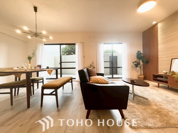 内装 【LIVING】◆煌びやか◆愛おしい家族との団欒の時間をより一層幸せなものに感じさせる煌びやかなLDK。輝かしい毎日が待っています。