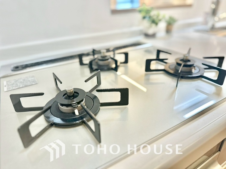 キッチン 【KITCHEN】◆家族のおはよう◆の声を笑顔で迎えてあげられるシステムキッチン。朝ごはんが楽しみでちょっと早起きしたくなるんです。