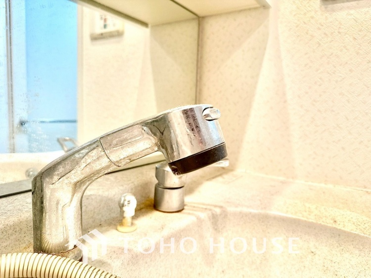 洗面 現在改装中◆快適◆煌びやかな暮らしの中にも忘れたくない快適さ。大きな収納が助けてくれます。