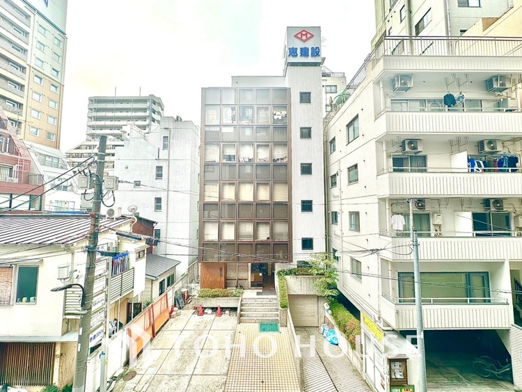 その他 【BALCONY】◆BLUE SKY◆自然の心地よさに包まれる。大開口の外に広がるのは爽やかな青空。