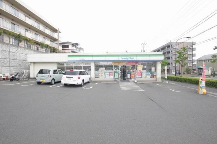 周辺 ファミリーマート町田図師店まで約523ｍ