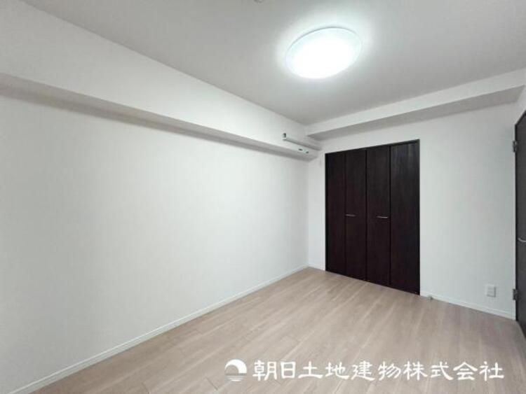 内装 【洋室】大切な家族一人ひとりの大切な個別空間。趣味・感性で個性的に飾って頂けるようシンプルに仕上げてあります。