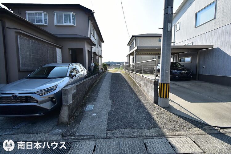 その他 【駐車場】縦列駐車3台停められます♪