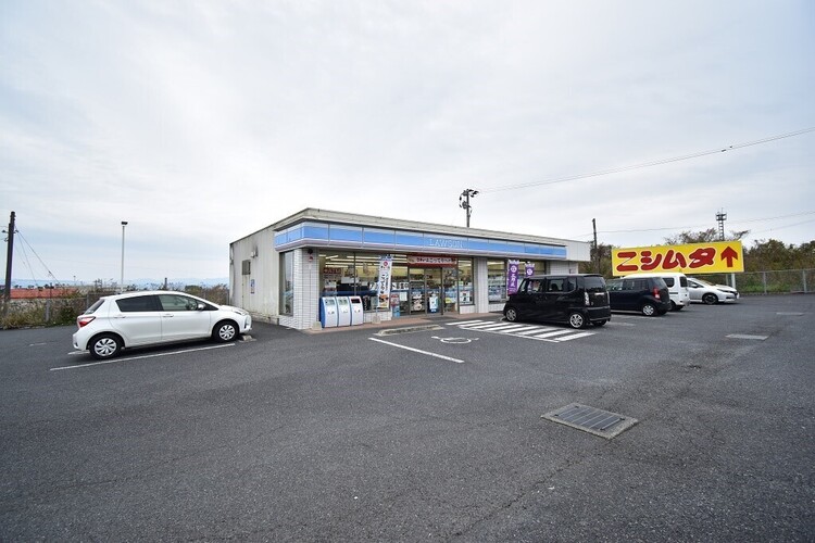 周辺 ローソン指宿十二町店【ローソン指宿十二町店】指宿市十二町にあるコンビニです駐車場あり 徒歩 約41分（約3280m）