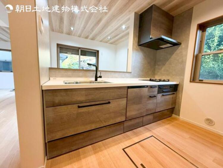 キッチン すぐの見学や資料請求などお気軽にお問い合わせお待ちしております