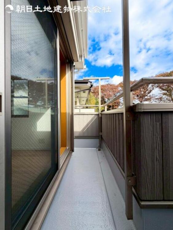 バルコニー すぐの見学や資料請求などお気軽にお問い合わせお待ちしております