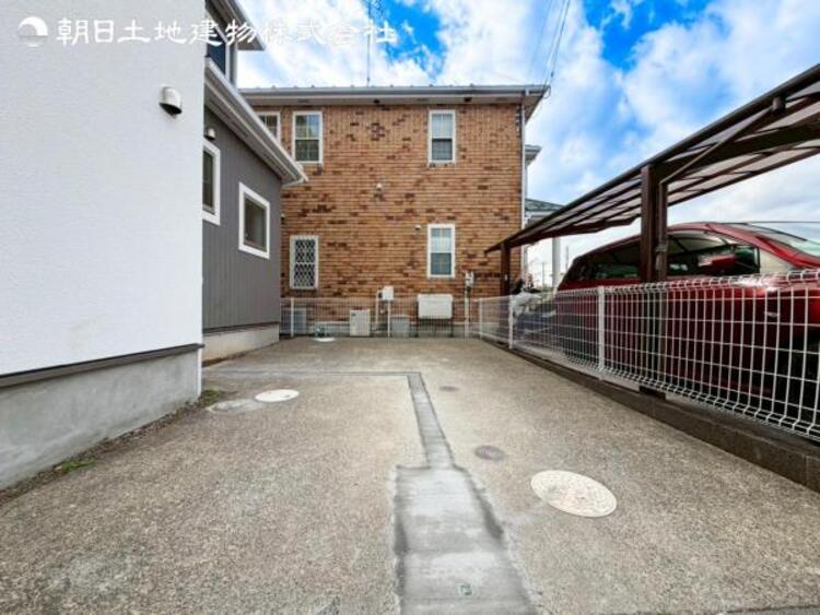 駐車場 すぐの見学や資料請求などお気軽にお問い合わせお待ちしております