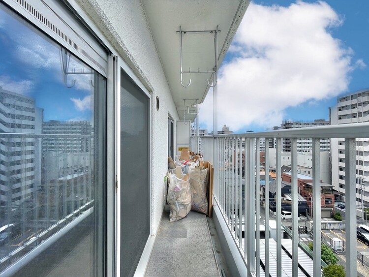 バルコニー 暮らしの中で、光と風を演出してくれるバルコニー。