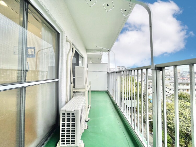 バルコニー 暮らしの中で、光と風を演出してくれるバルコニー。