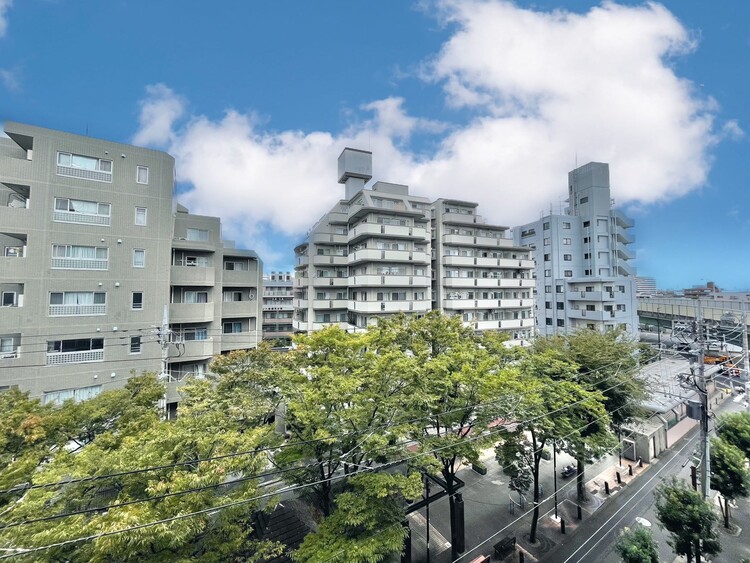 バルコニー 頬をなでる、優しい風を感じることが出来ます。