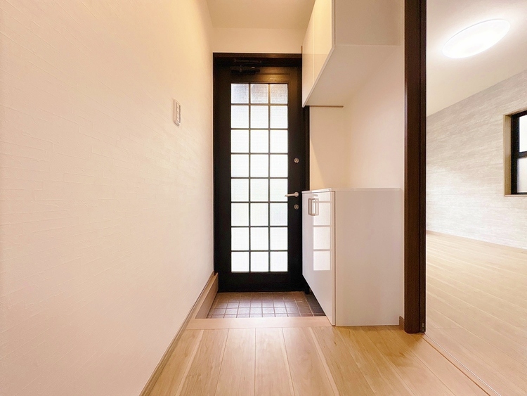 玄関 シューズボックスを完備した玄関です。