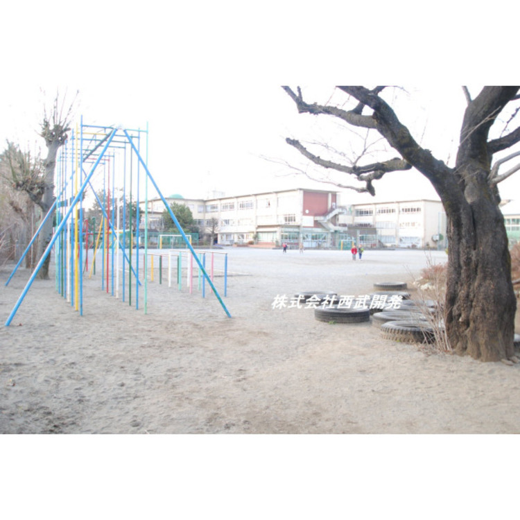 周辺 萩山小学校(約60m)