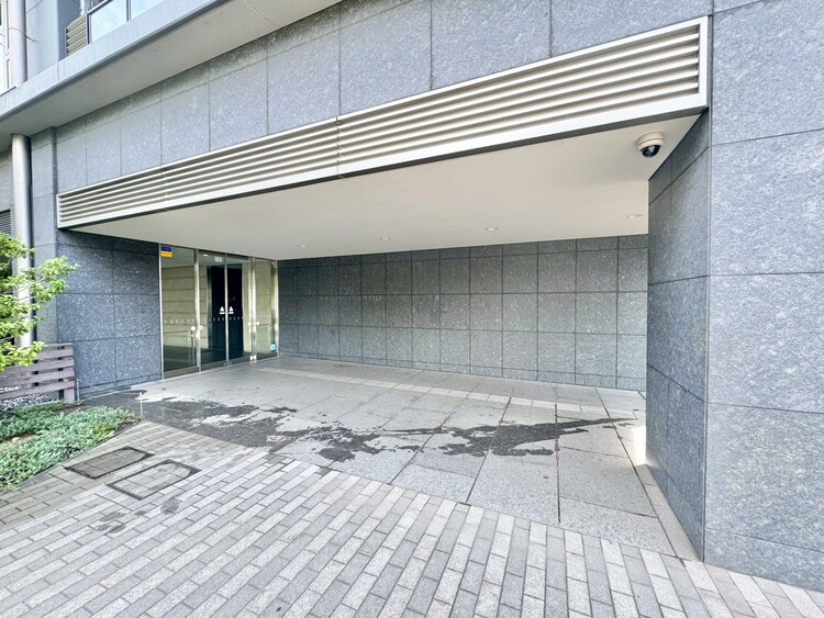 その他 上質感漂う玄関アプローチです。