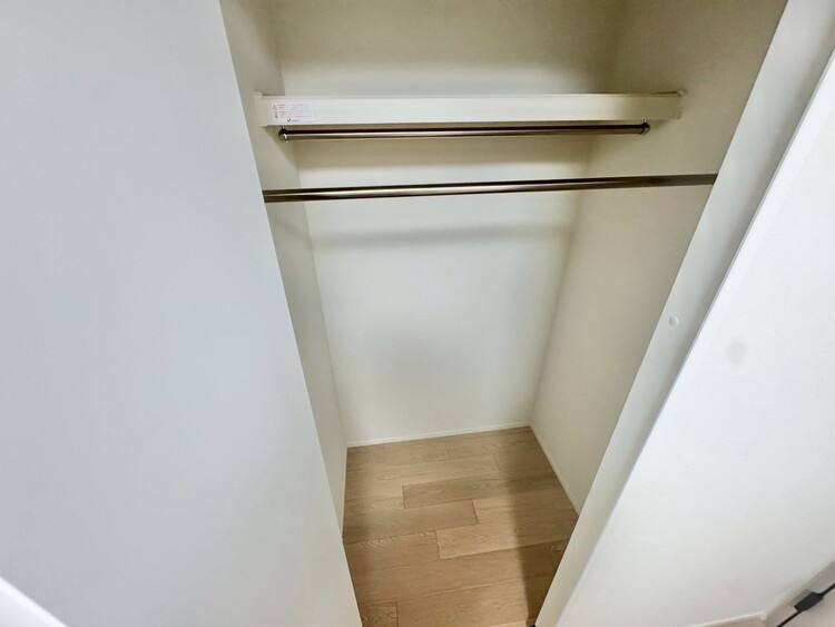 その他 収納スペースが付いていて、お部屋を広く使っていただけます。