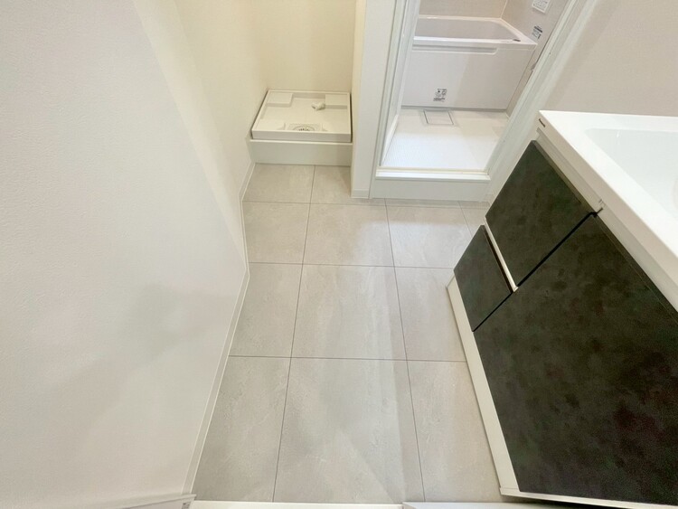 その他 十分な広さの脱衣所。