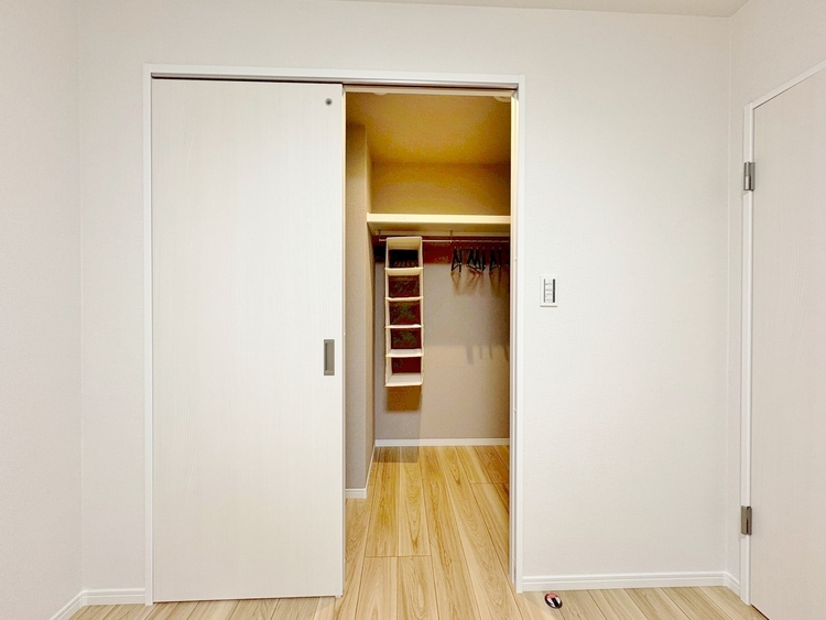 その他 収納スペースが付いていて、お部屋を広く使っていただけます。