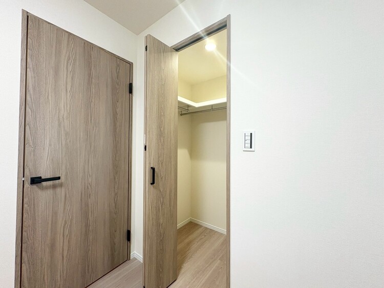 その他 収納スペースが付いていて、お部屋を広く使っていただけます。