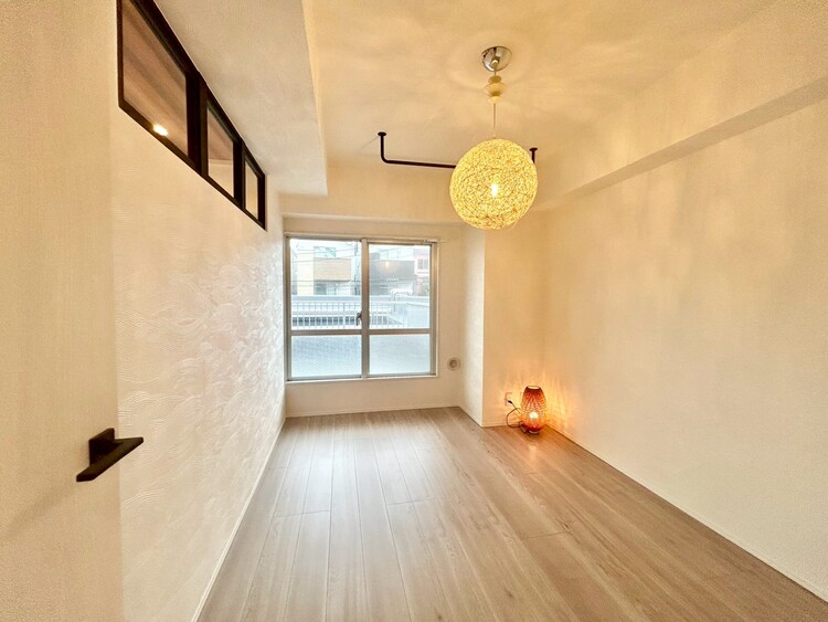 その他 清かで艶やかな時間をもたらしてくれる室内です。