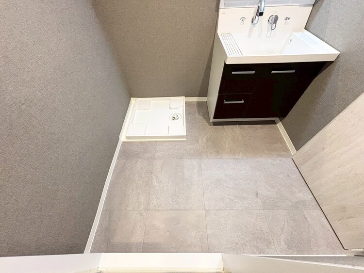 その他 十分な広さの脱衣所。