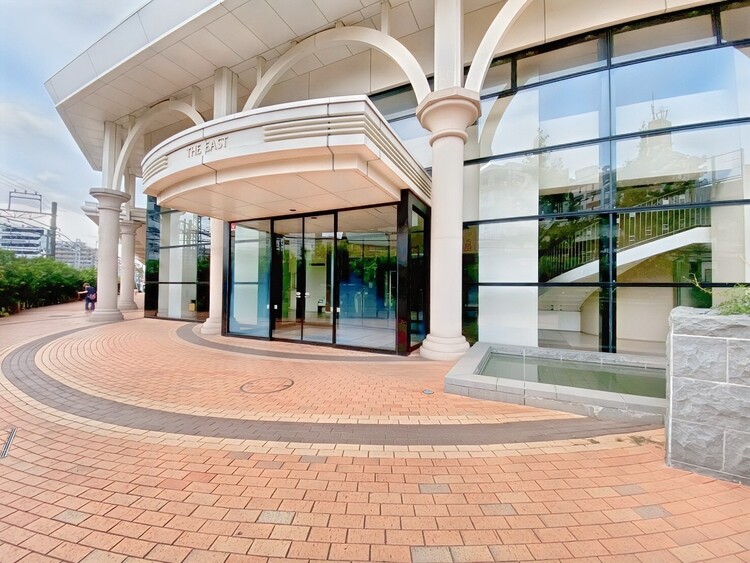 その他 上質感漂う玄関アプローチです。