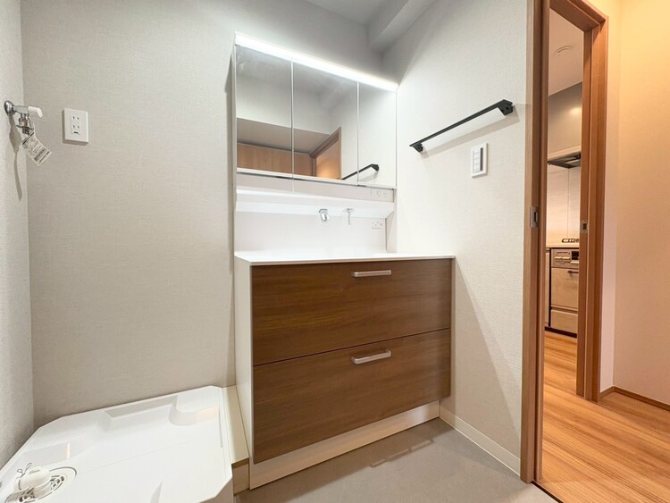 その他 清潔感を感じられる洗面化粧台。