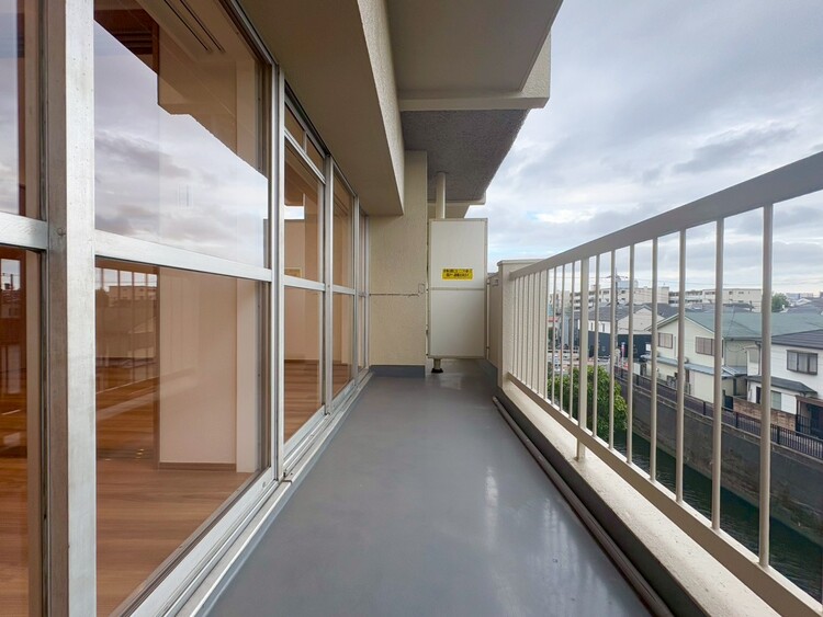 その他 朝の澄んだ空気や、夕方に吹く清々しい風を感じられるバルコニー。