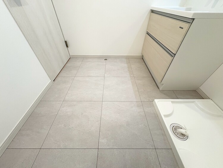 その他 十分な広さの脱衣所。